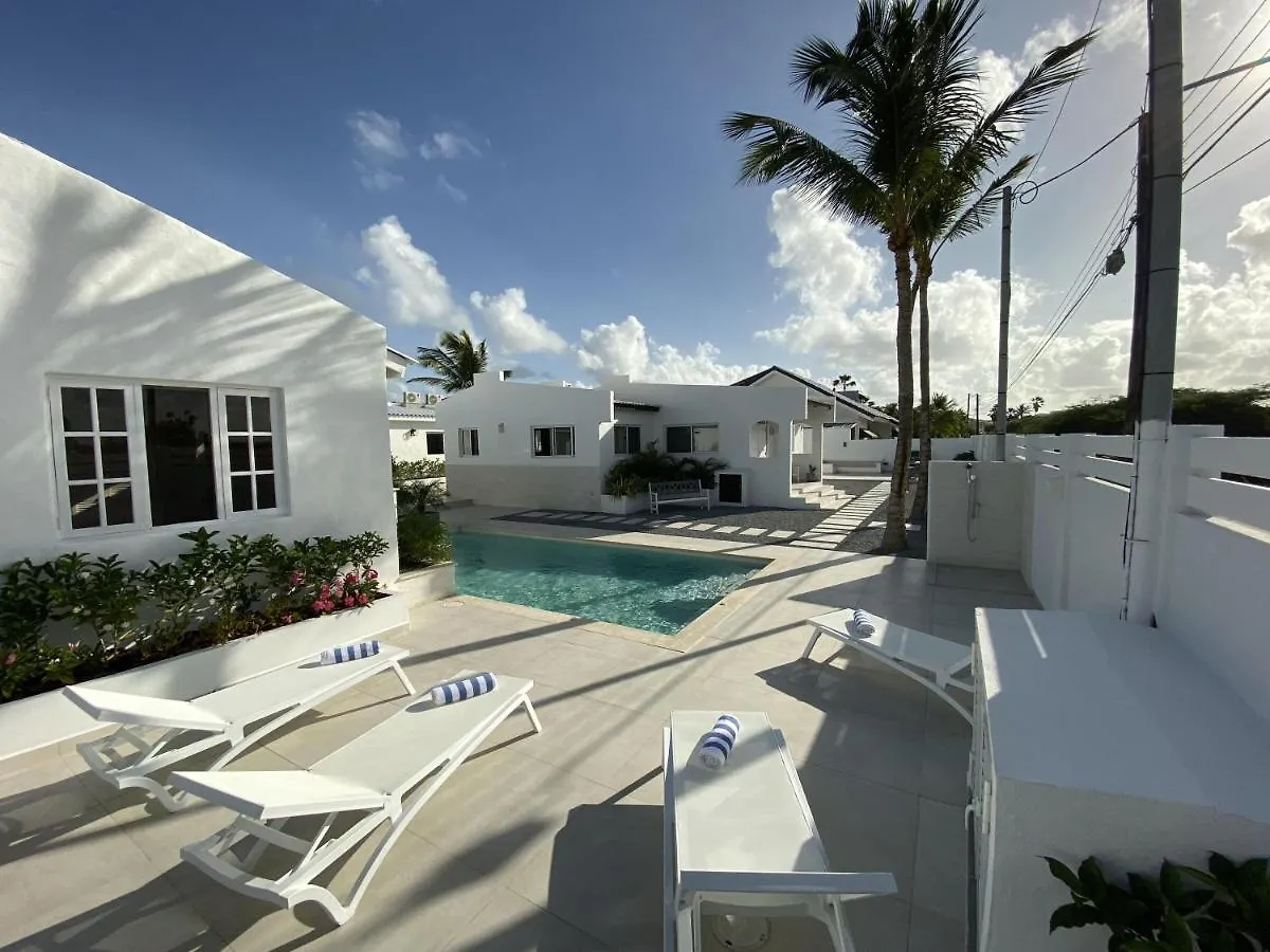 Movida Inn Aruba Palm Beach