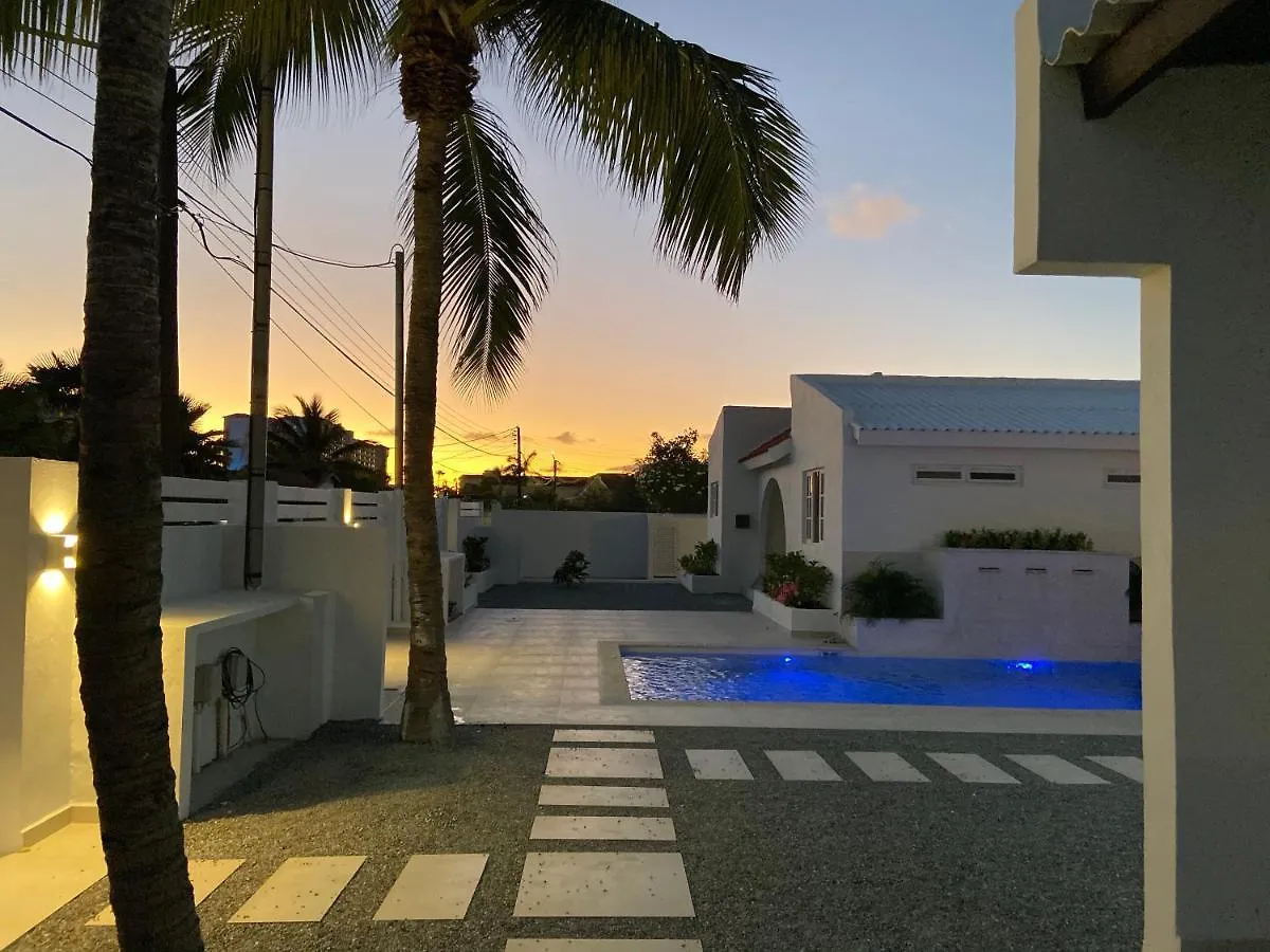 Movida Inn Aruba Palm Beach Apartment