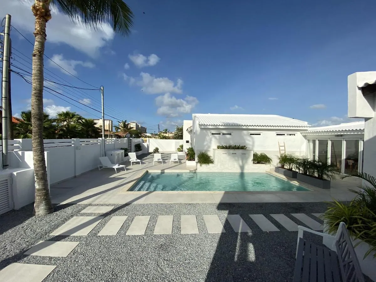 Movida Inn Aruba Palm Beach
