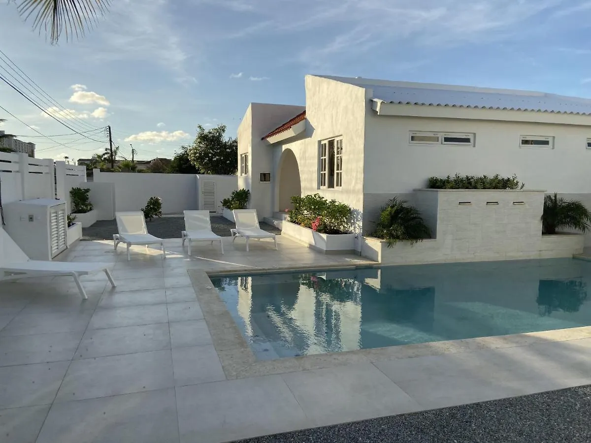 Movida Inn Aruba Palm Beach Apartment