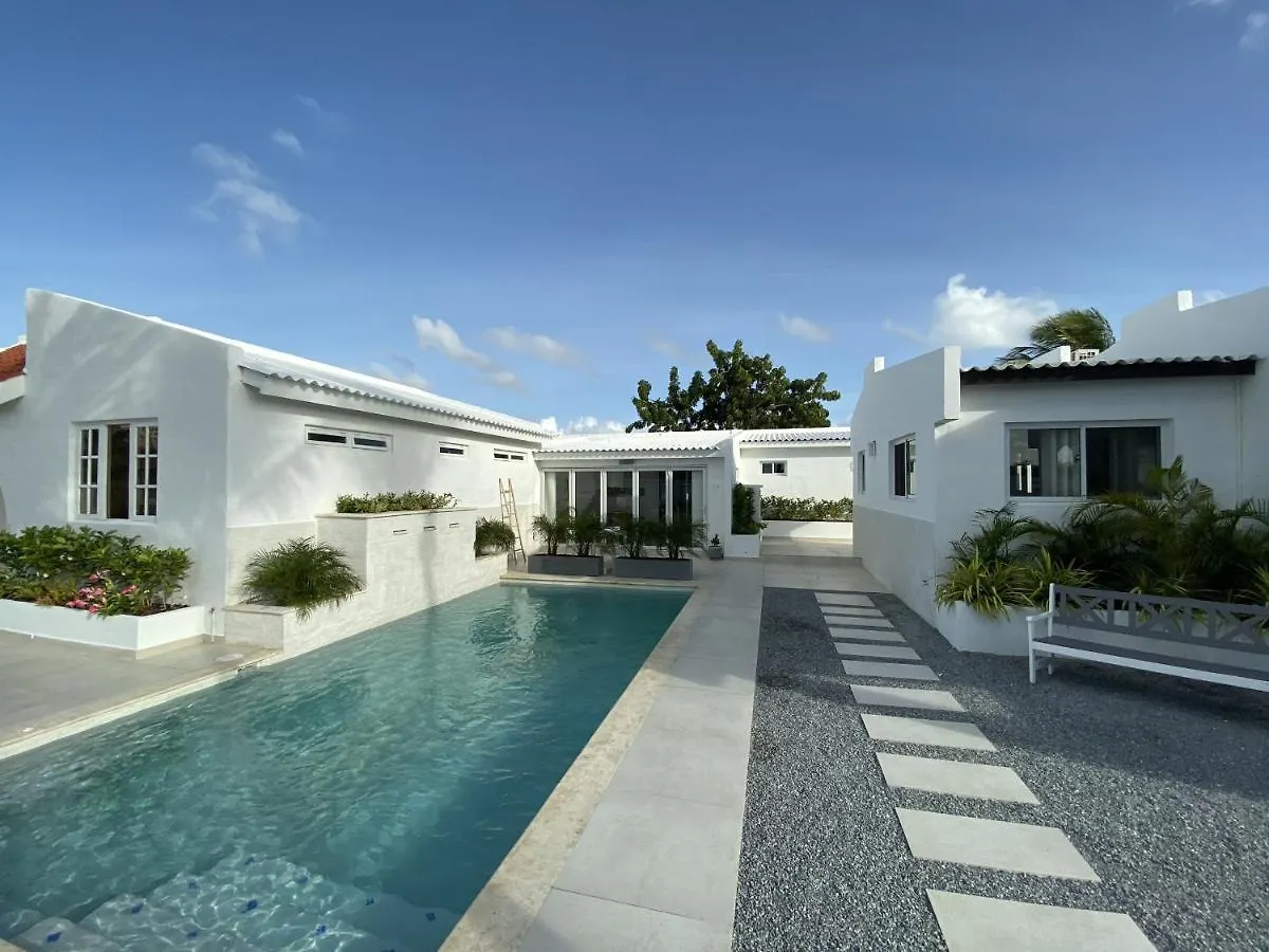 Movida Inn Aruba Palm Beach Apartment