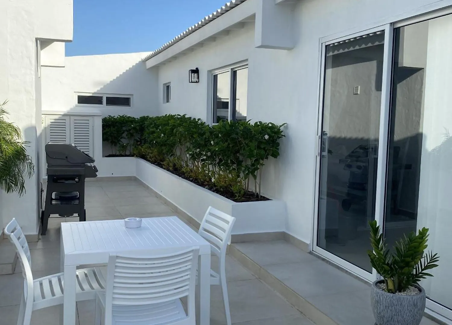 Movida Inn Aruba Palm Beach
