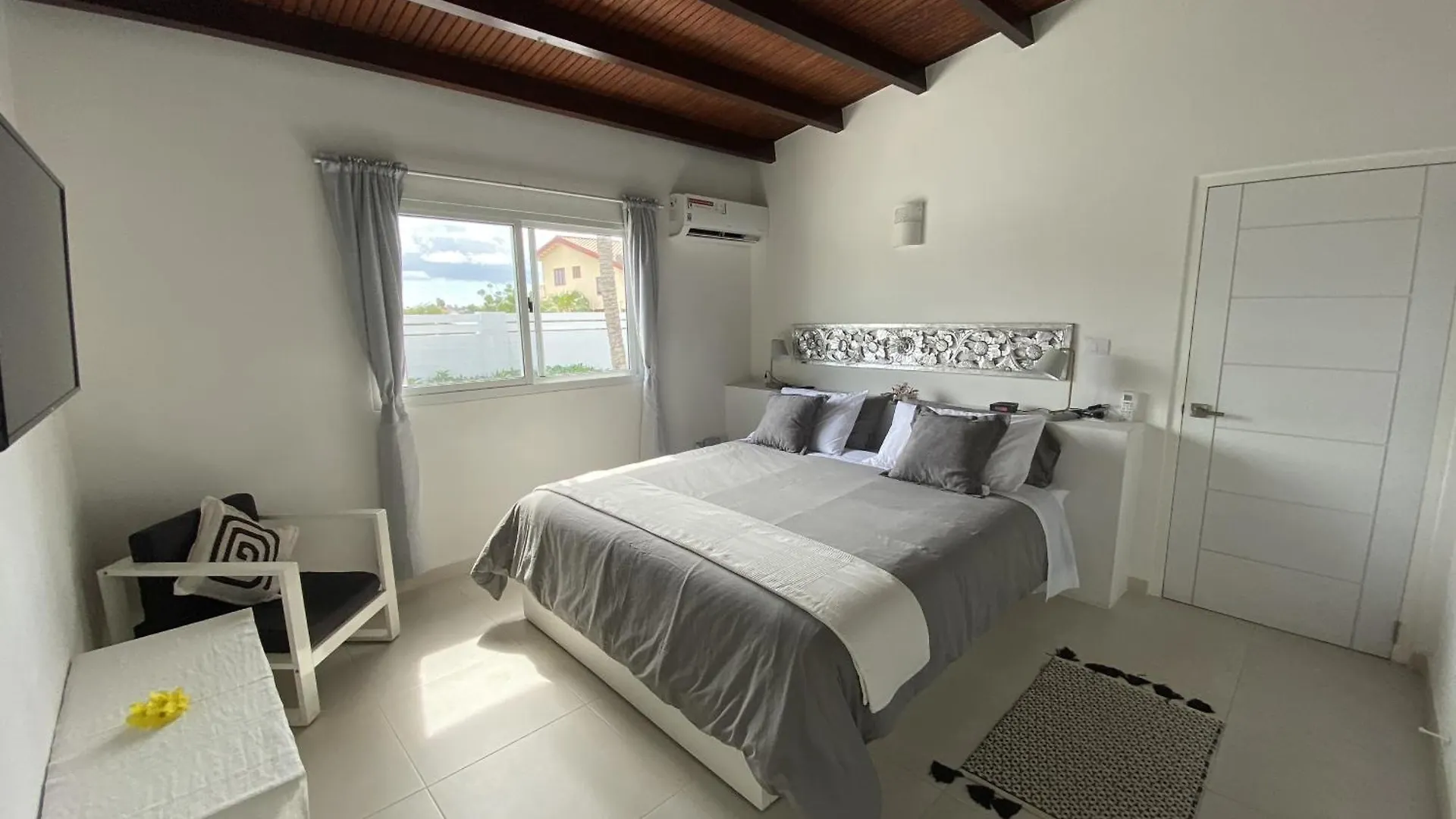 Movida Inn Aruba Palm Beach 0*,