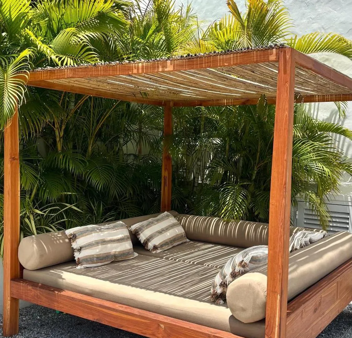 Movida Inn Aruba Palm Beach