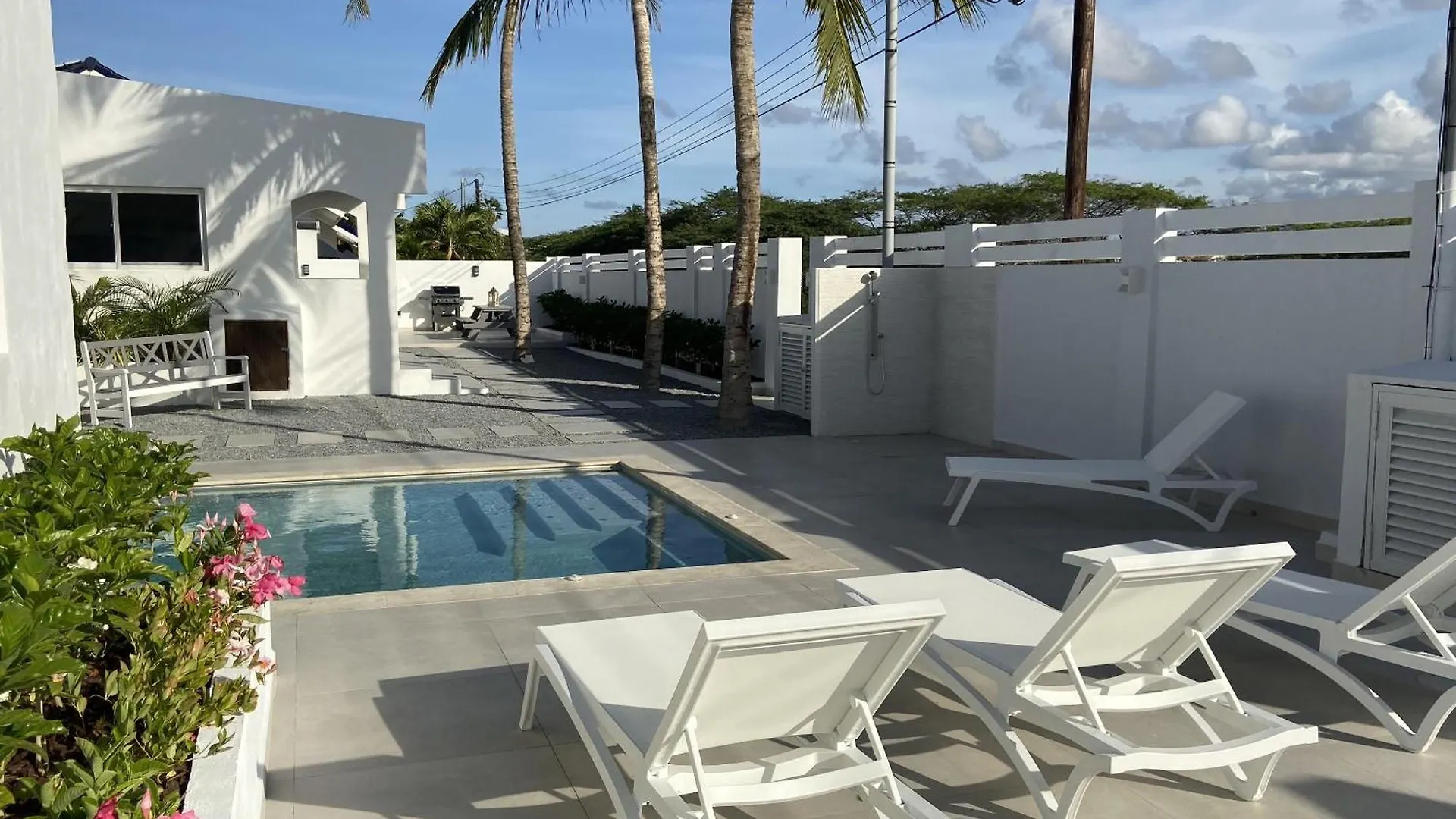 Movida Inn Aruba Palm Beach Aruba